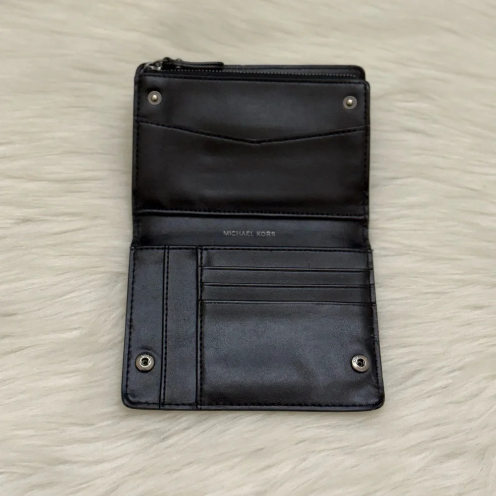 MICHAEL KORS - BLACK LIME GREEN LEATHER NYC TAXI JET SET BI-FOLD SNAP WALLET